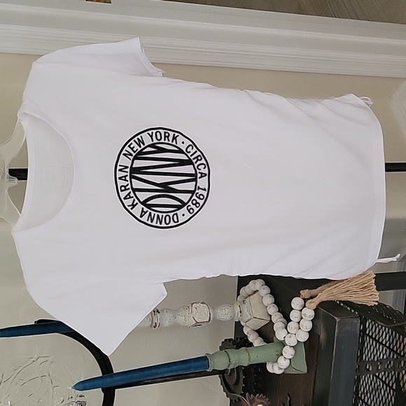 DKNY Logo sparkle Tee shirt. Shirred sides short sleeves size Medium
